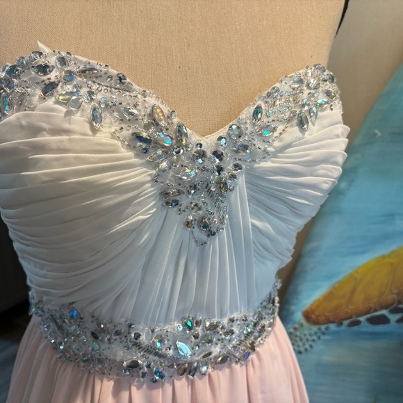 Embellished White and Pink Sweetheart Gown - Picture 2 of 9